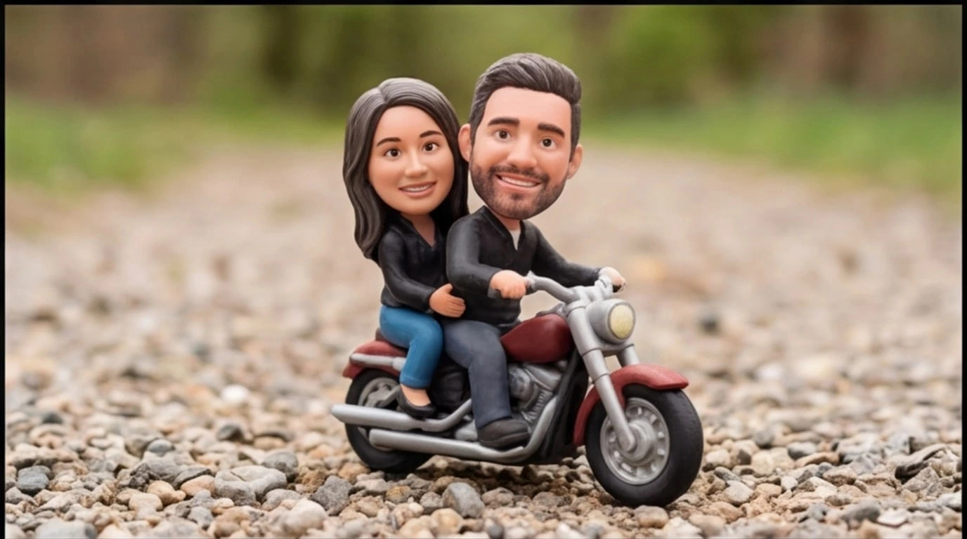 Figurine 3D personnalisee couple 2 sujets 6 cm - Couple en moto - MiniU